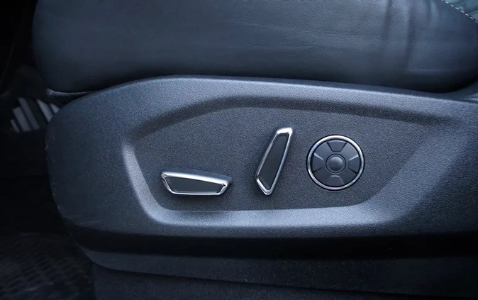 Ford S-Max cena 124230 przebieg: 168924, rok produkcji 2017 z Gdańsk małe 781